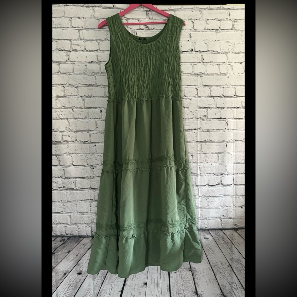 STUDIO 1886. Green dress. Size L